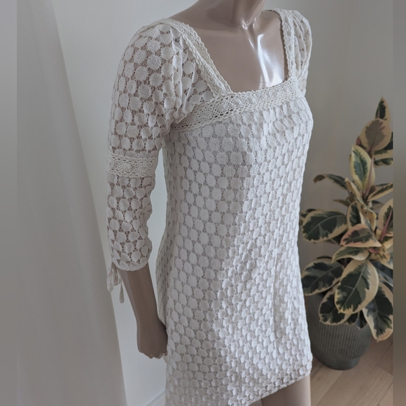 Solitaire White Sheath Dress with Puff Sleeves and Square Neck - Picture 2 of 9